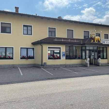 Gasthaus-Pension Zum Loewen Asten ภายนอก รูปภาพ