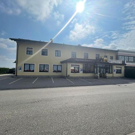 Gasthaus-Pension Zum Loewen Asten ภายนอก รูปภาพ