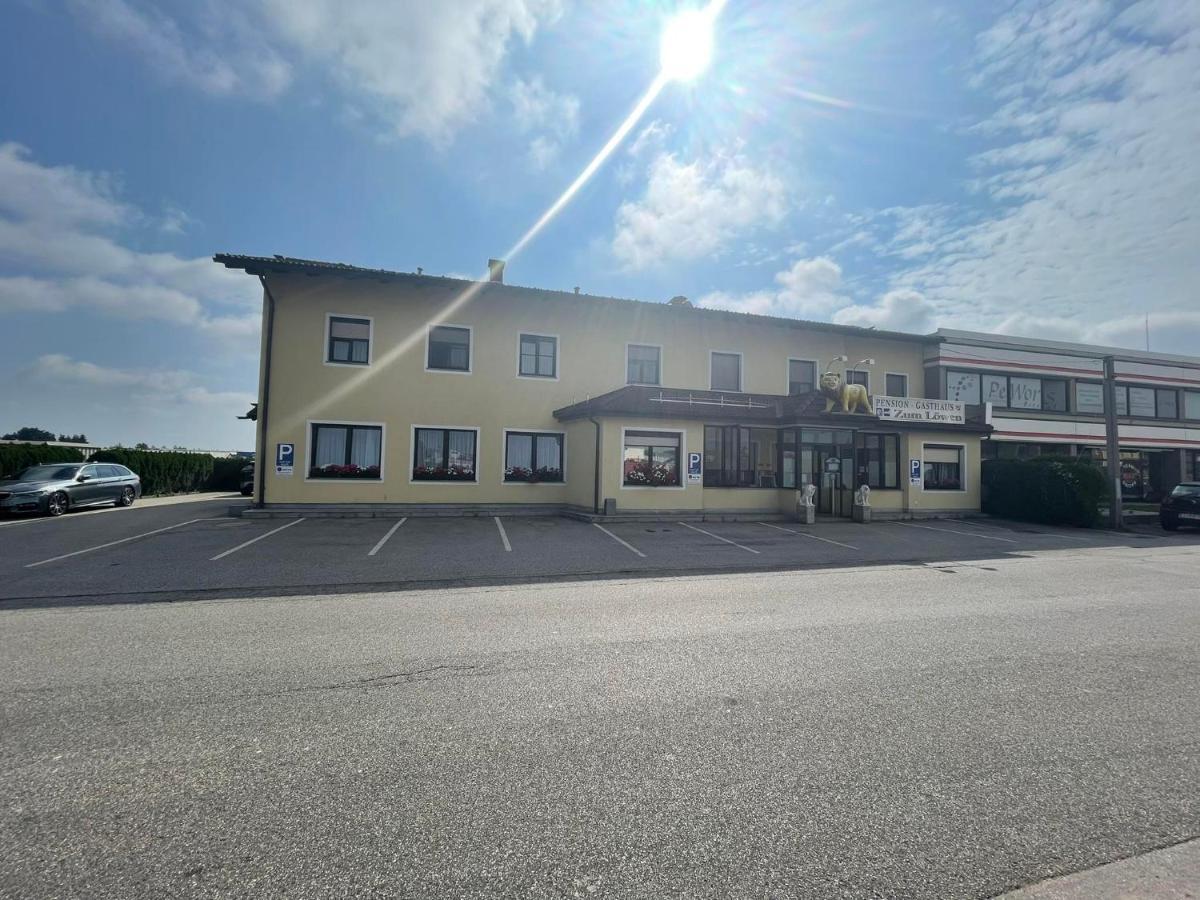 Gasthaus-Pension Zum Loewen Asten ภายนอก รูปภาพ