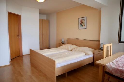 Gasthaus-Pension Zum Loewen Asten ภายนอก รูปภาพ