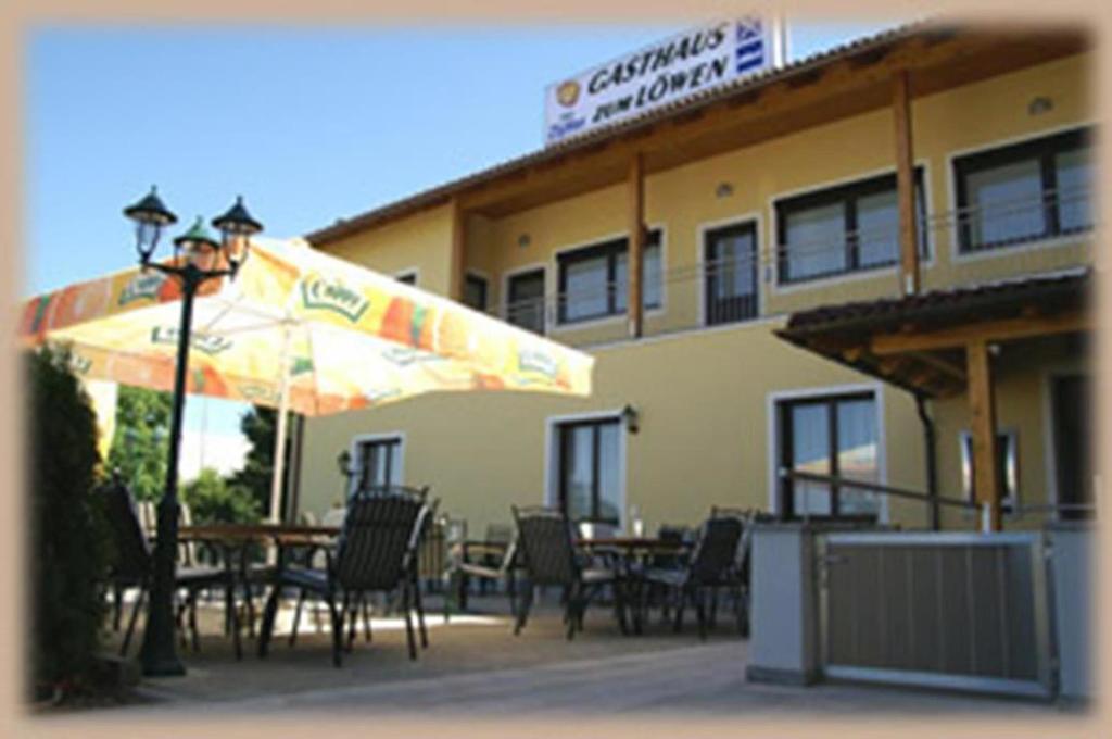 Gasthaus-Pension Zum Loewen Asten ภายนอก รูปภาพ